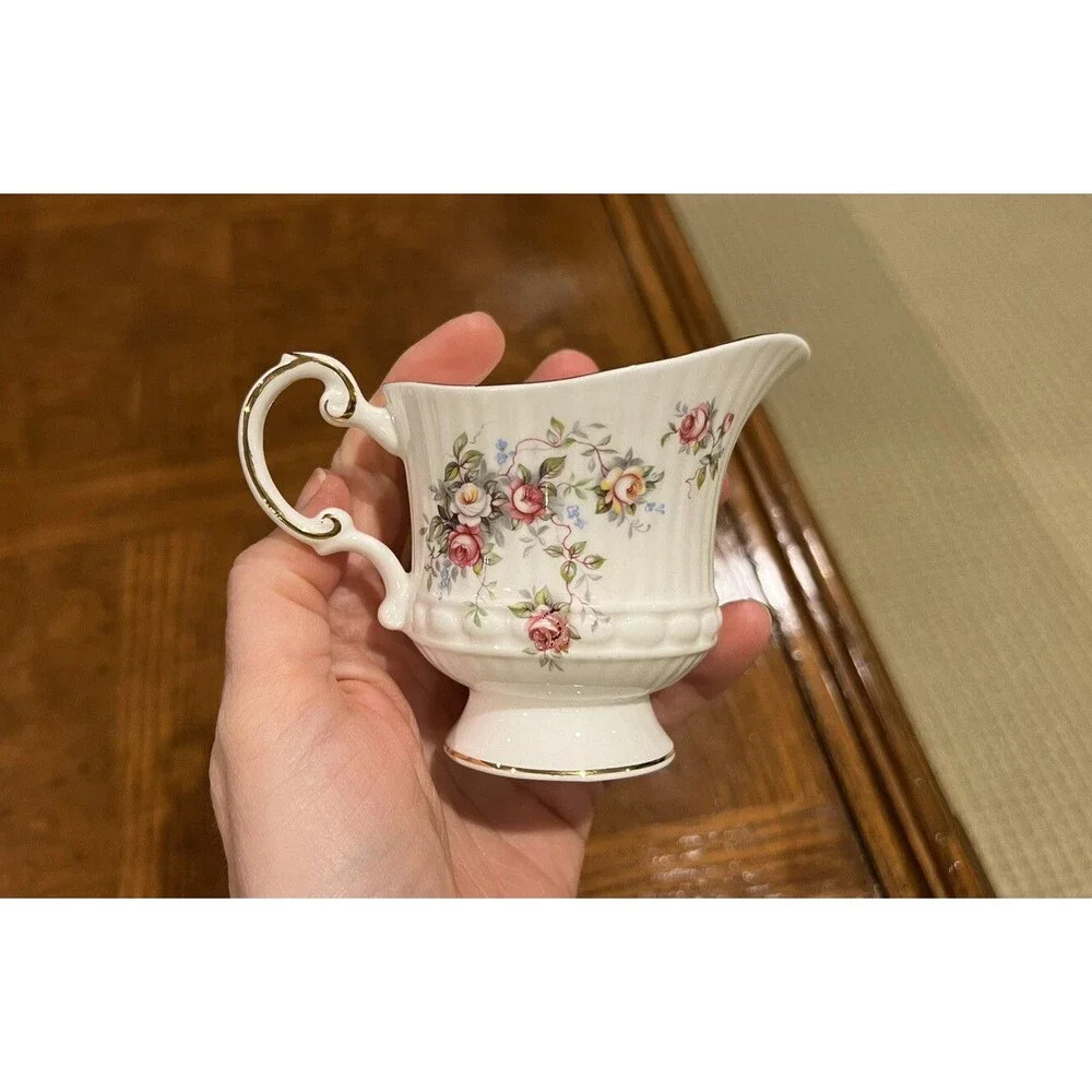 Vintage Queens Rosina Fine Bone China Creamer & Sugar Bowl (Rosamund Pattern)